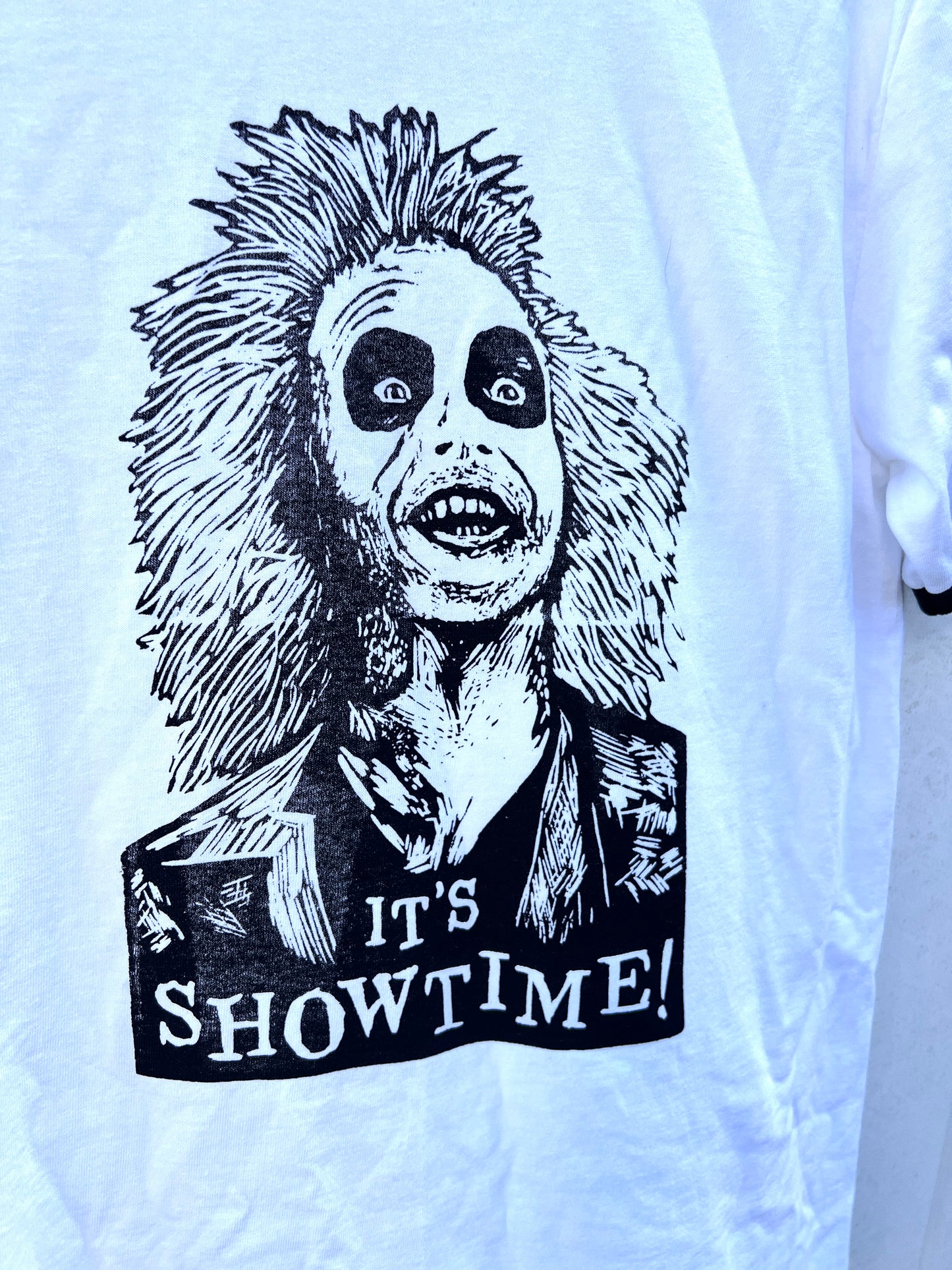 Beetlejuice - It’s Showtime! - screen print t-shirt SMALL Men's Ringer Tee